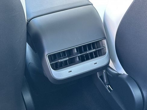 Used 2023 Tesla Model 3 Standard Range image 14