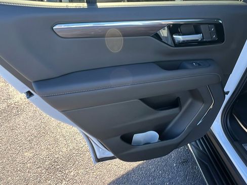 New 2026 Chevrolet Tahoe LT image 16