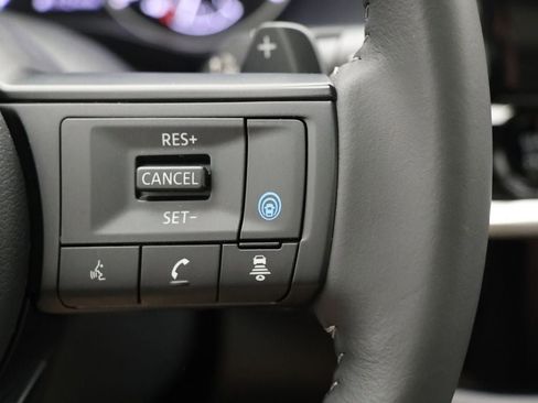 Used 2025 Nissan Pathfinder SV w/ SV Premium Package image 21