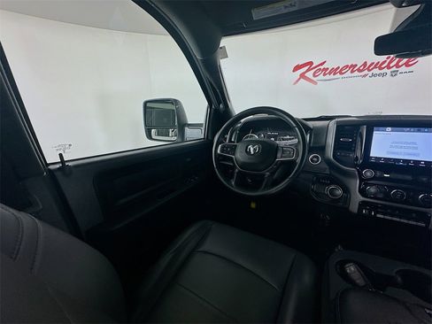 Used 2024 RAM 2500 Tradesman w/ Chrome Appearance Group image 9