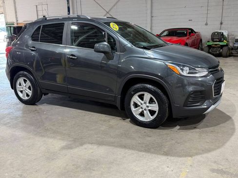 Used 2019 Chevrolet Trax LT w/ LT Convenience Package AWD/4WD image 10