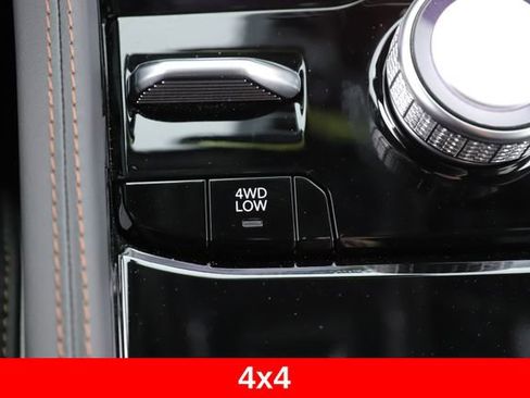 Used 2026 Jeep Grand Cherokee Summit w/ Obsidian Package AWD/4WD image 28