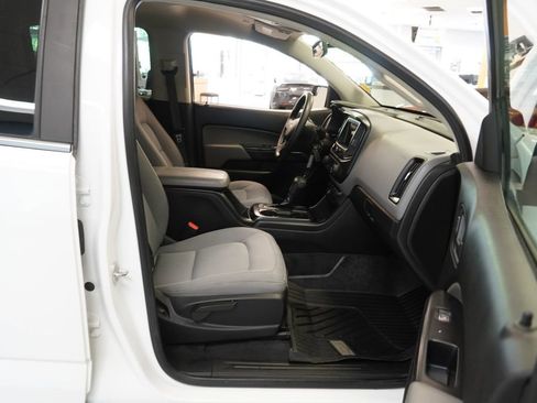 Used 2019 Chevrolet Colorado W/T w/ WT Convenience Package AWD/4WD image 10