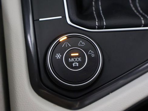 Used 2022 Volkswagen Tiguan SE R-Line AWD/4WD image 52