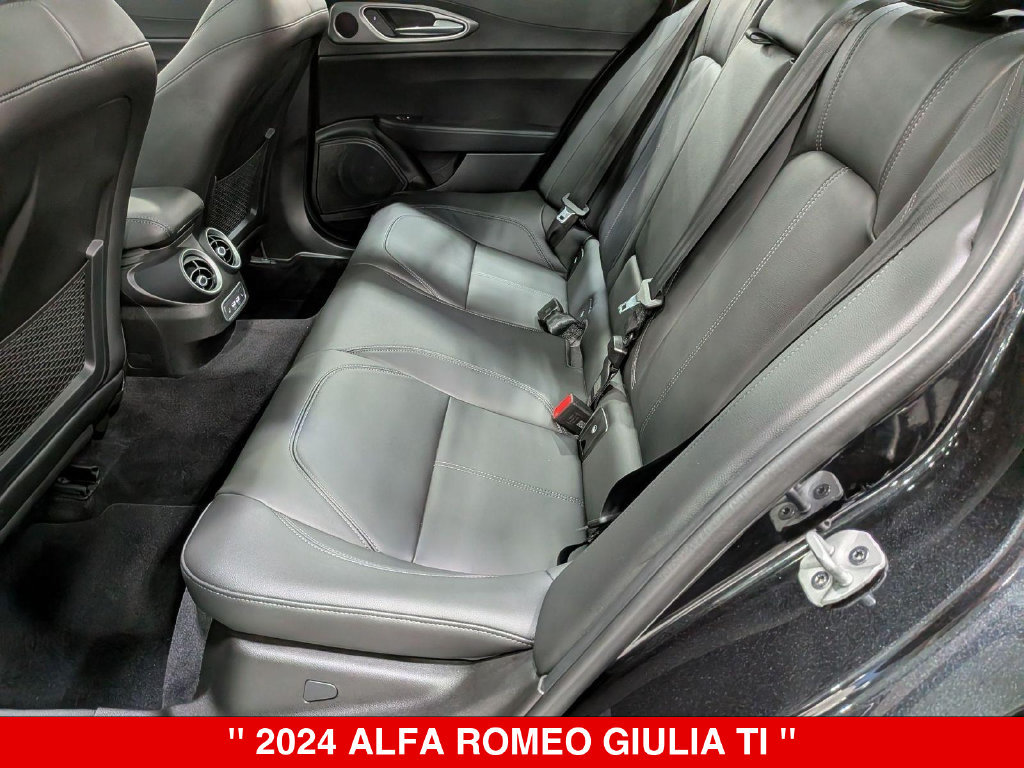 Used 2024 Alfa Romeo Giulia Ti AWD/4WD image 30