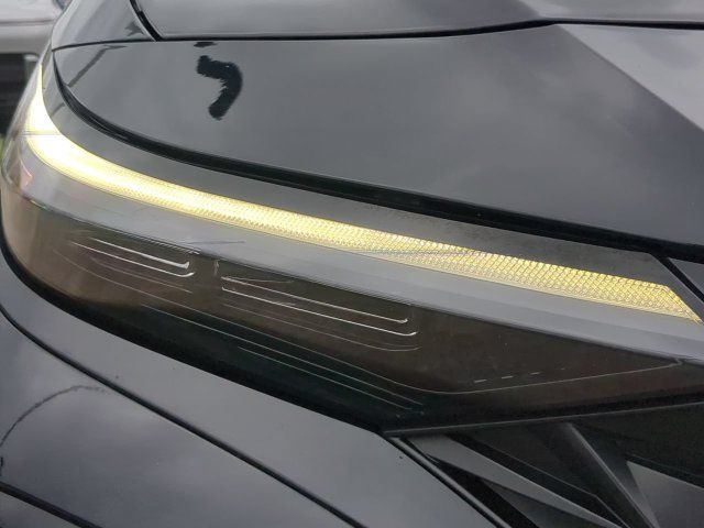Used 2025 Hyundai Elantra SEL FWD image 9