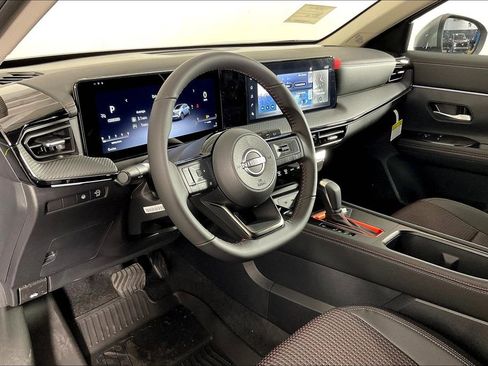 New 2025 Nissan Kicks SR image 9