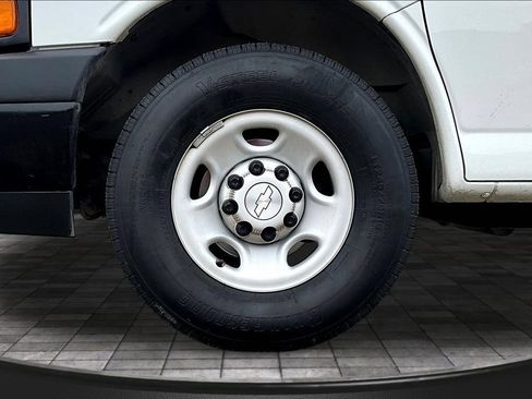 Used 2019 Chevrolet Express 2500 LS RWD image 33