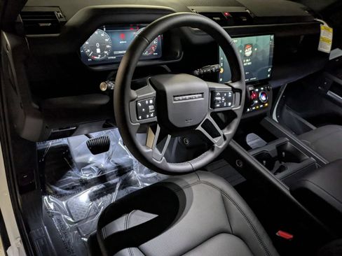 New 2026 Land Rover Defender 130 X-Dynamic SE AWD/4WD image 16
