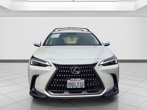 Used 2025 Lexus NX 250 FWD image 2