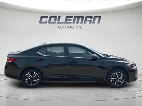 Used 2025 Nissan Sentra SV w/ Trunk Package FWD image 10