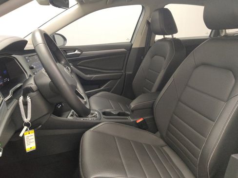 Used 2024 Volkswagen Jetta SE image 17