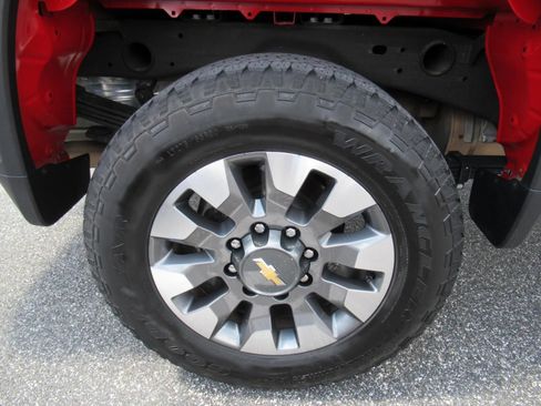 Used 2024 Chevrolet Silverado 2500 Custom w/ Custom Convenience Package RWD image 10
