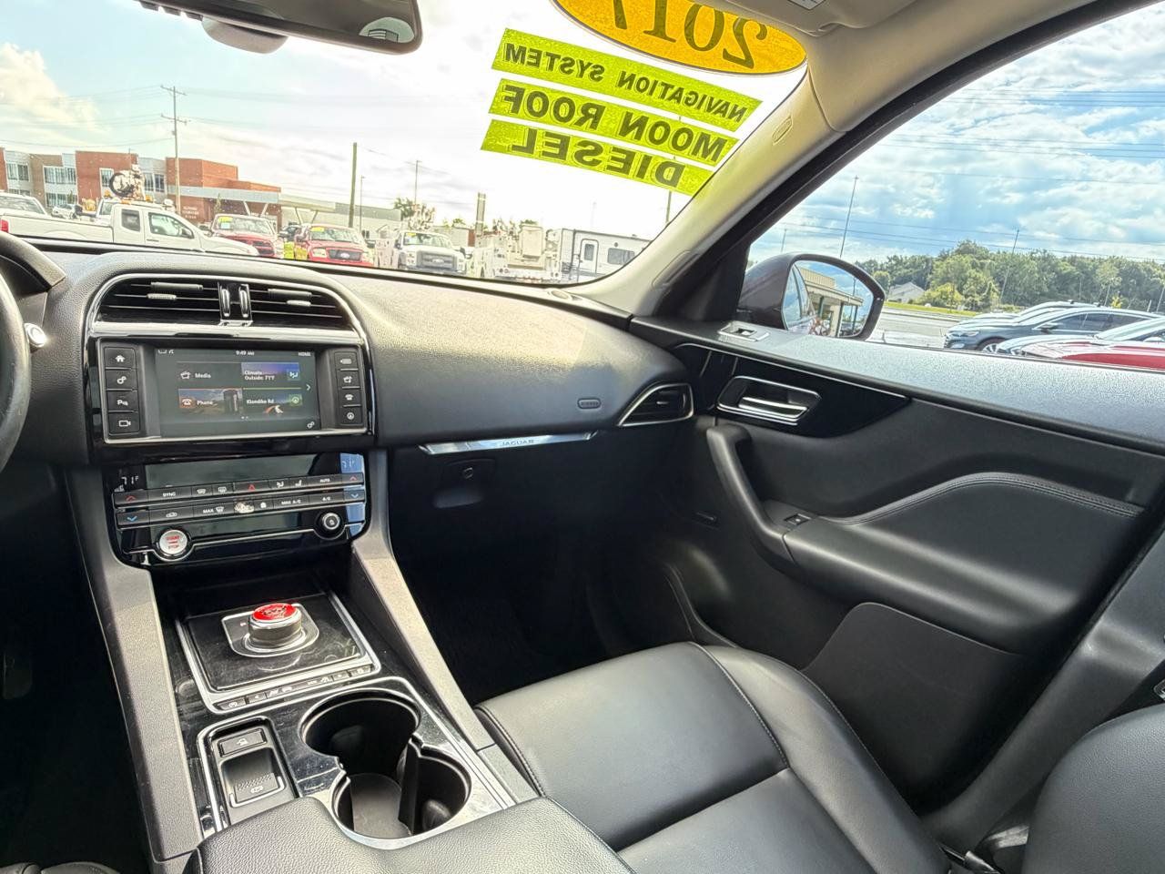 Used 2017 Jaguar F-PACE Premium AWD/4WD image 16