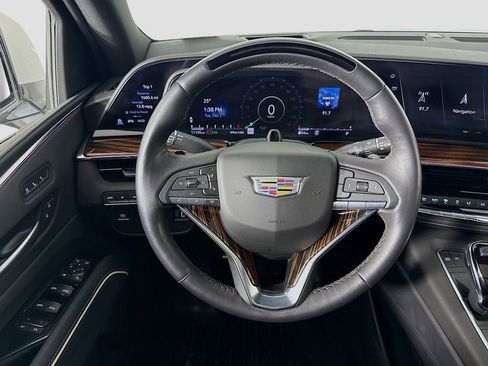 Used 2023 Cadillac Escalade Premium Luxury image 11