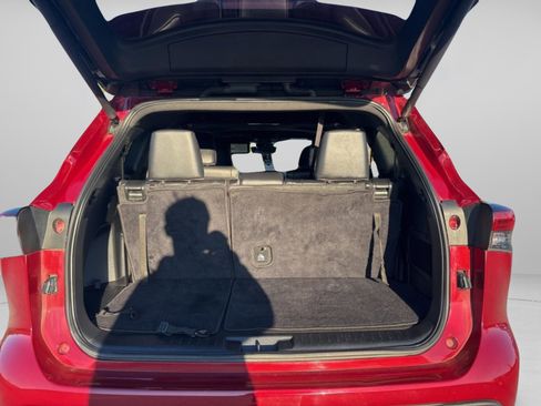 Used 2023 Toyota Highlander XSE image 41