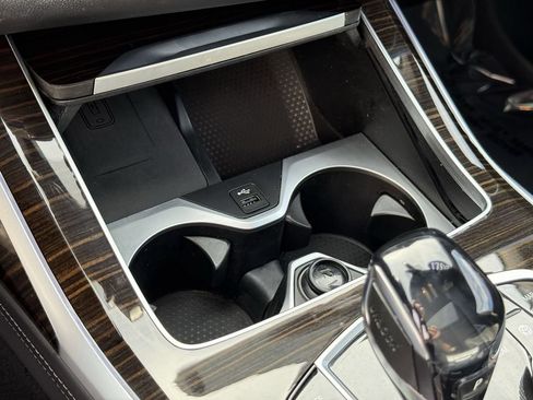 Used 2021 BMW X7 M50i w/ Cold Weather Package image 26