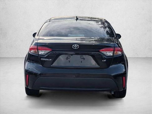 Used 2021 Toyota Corolla LE FWD image 6