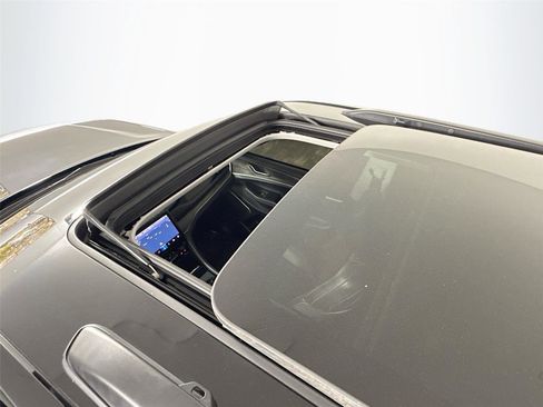 Used 2022 Jeep Grand Cherokee Limited 4xe w/ Luxury Tech Group II image 18