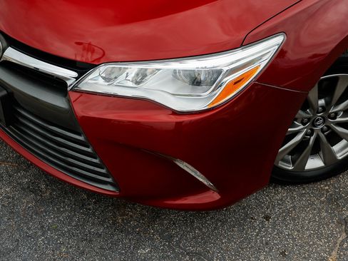 Used 2017 Toyota Camry XLE w/ Advanced Technology Package FWD image 28
