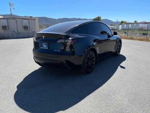 Used 2021 Tesla Model Y Long Range AWD/4WD image 5