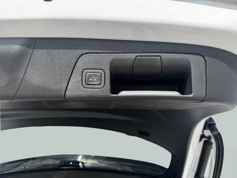 Used 2024 Buick Envision Avenir image 56