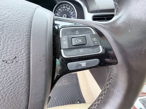Used 2013 Volkswagen Touareg TDI AWD/4WD image 16