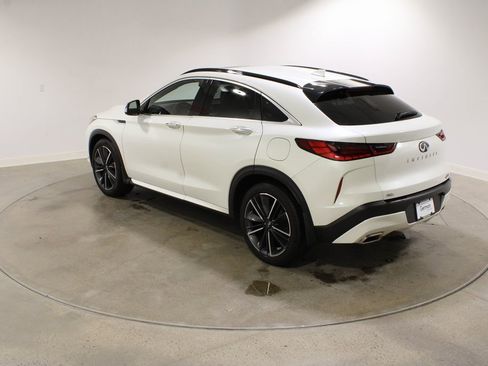 Used 2023 INFINITI QX55 Essential image 3