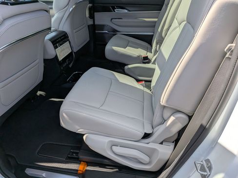 New 2026 Jeep Grand Wagoneer Summit AWD/4WD image 24
