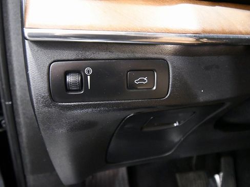 Used 2017 Volvo XC90 T6 Inscription w/ Vision Package image 20