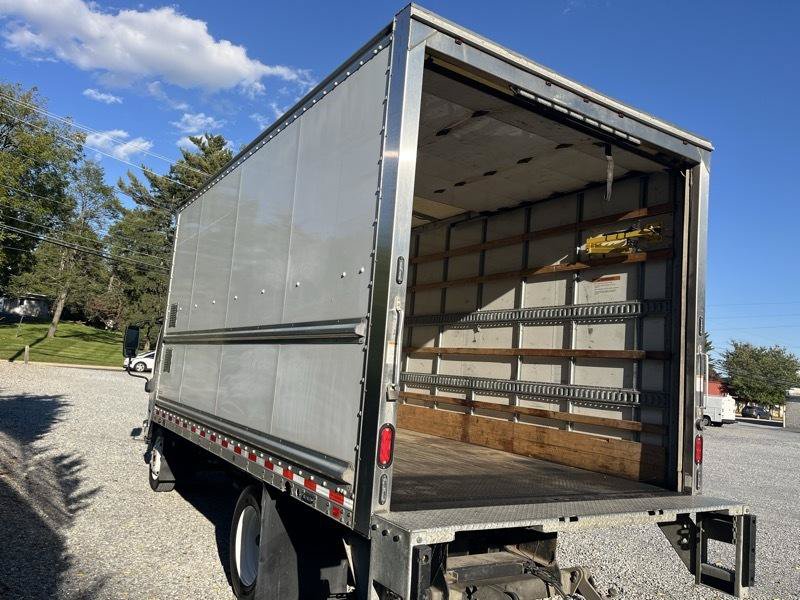 Used 2019 Isuzu NPR RWD image 7