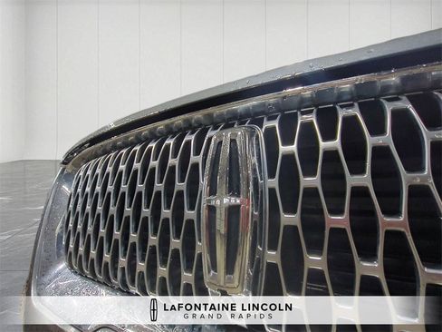 Used 2022 Lincoln Corsair Reserve w/ Equipment Group 201A image 17