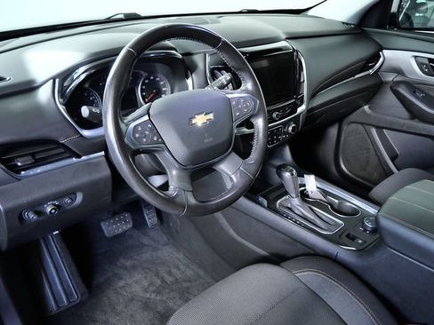 Used 2020 Chevrolet Traverse LT w/ Driver Confidence II Package AWD/4WD image 3