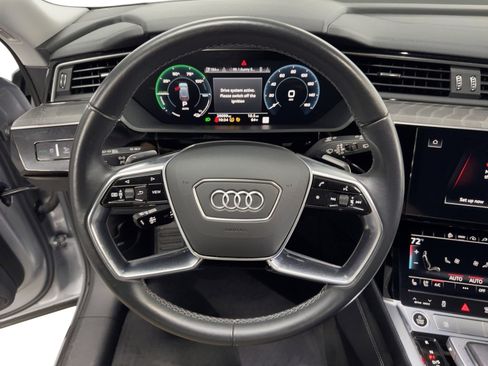 Used 2022 Audi e-tron Premium Plus w/ Premium Plus Package image 16