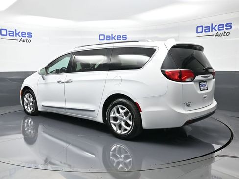Used 2020 Chrysler Pacifica Touring-L Plus w/ Tire & Wheel Group image 6
