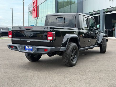 Used 2021 Jeep Gladiator Sport AWD/4WD image 5