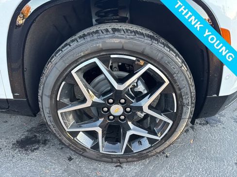 New 2026 Chevrolet Traverse High Country image 9