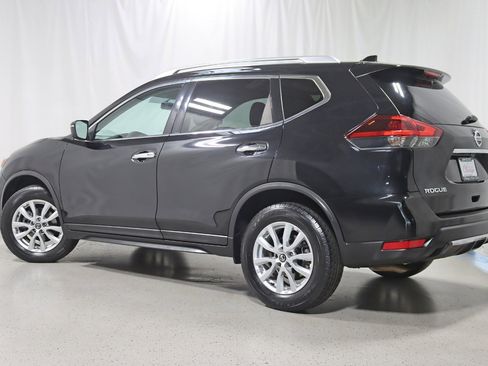 Used 2018 Nissan Rogue SV image 8