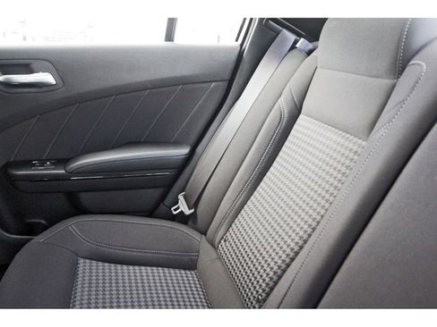 Used 2020 Dodge Charger SXT w/ Driver Convenience Group image 14