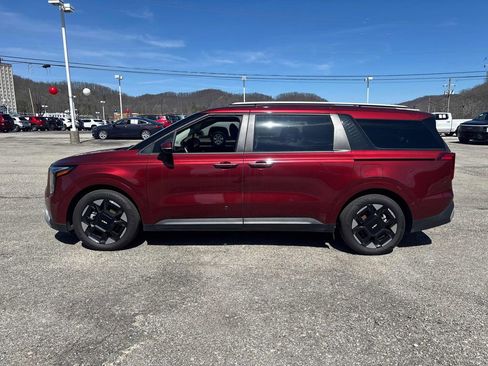 Used 2025 Kia Carnival EX image 44