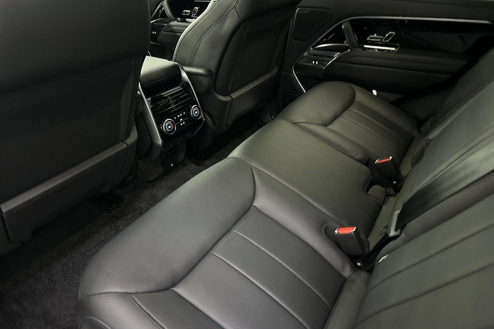 New 2026 Land Rover Range Rover SE AWD/4WD image 28