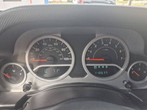Used 2009 Jeep Wrangler Unlimited Sahara AWD/4WD image 19