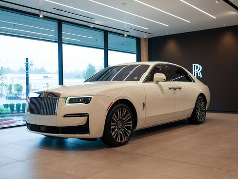 Certified 2022 Rolls-Royce Ghost image 1