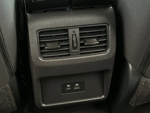 Used 2023 Nissan Rogue SV FWD image 15