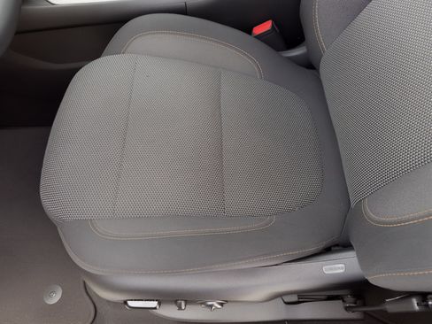 Used 2018 Chevrolet Traverse LT FWD image 16