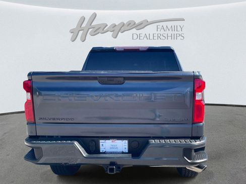 Used 2020 Chevrolet Silverado 1500 Custom w/ Custom Value Package AWD/4WD image 4