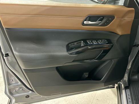 New 2026 Nissan Pathfinder Platinum w/ Cargo Package AWD/4WD image 22