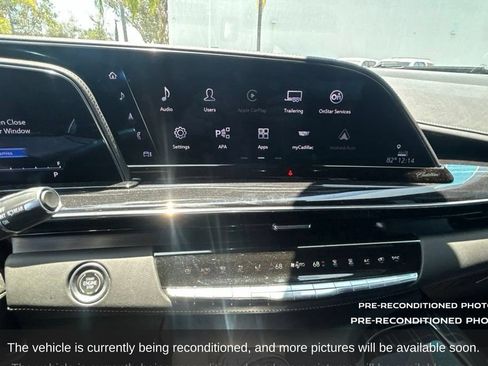 Used 2023 Cadillac Escalade Sport w/ LPO, ONYX Package RWD image 16