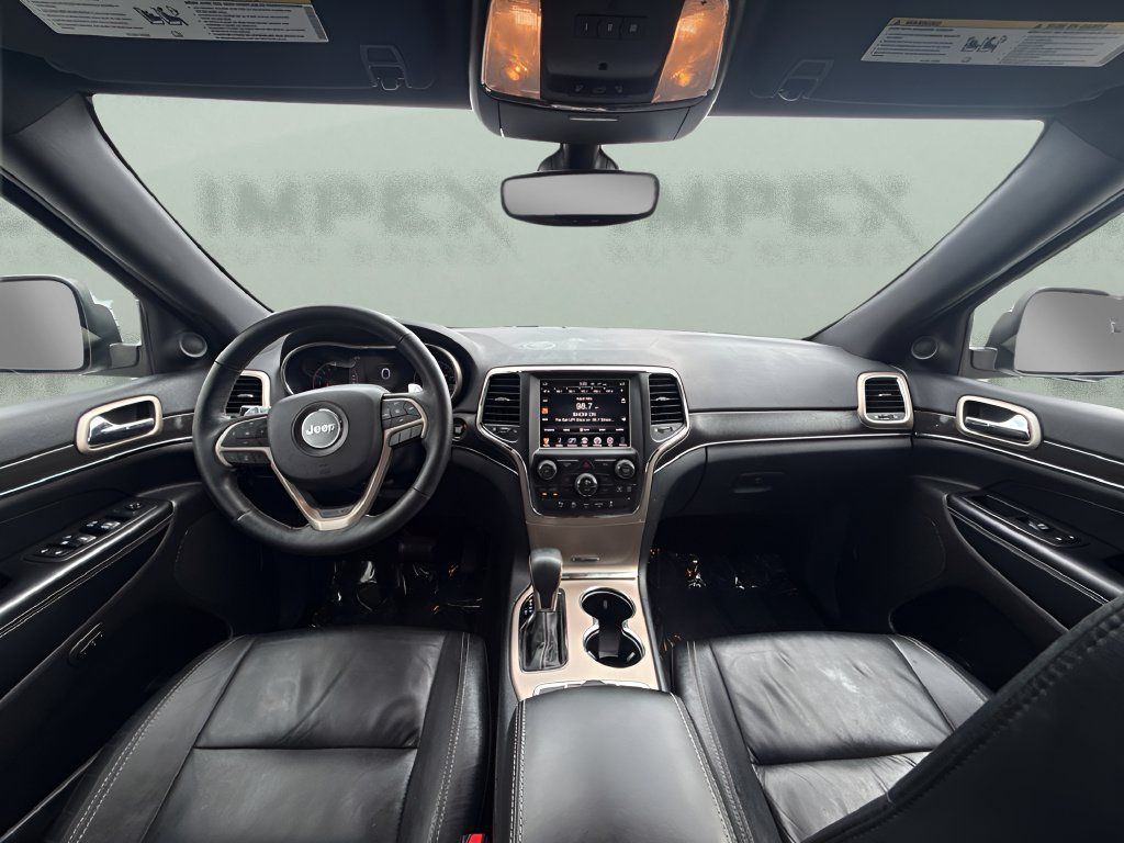 Used 2017 Jeep Grand Cherokee Limited AWD/4WD image 12
