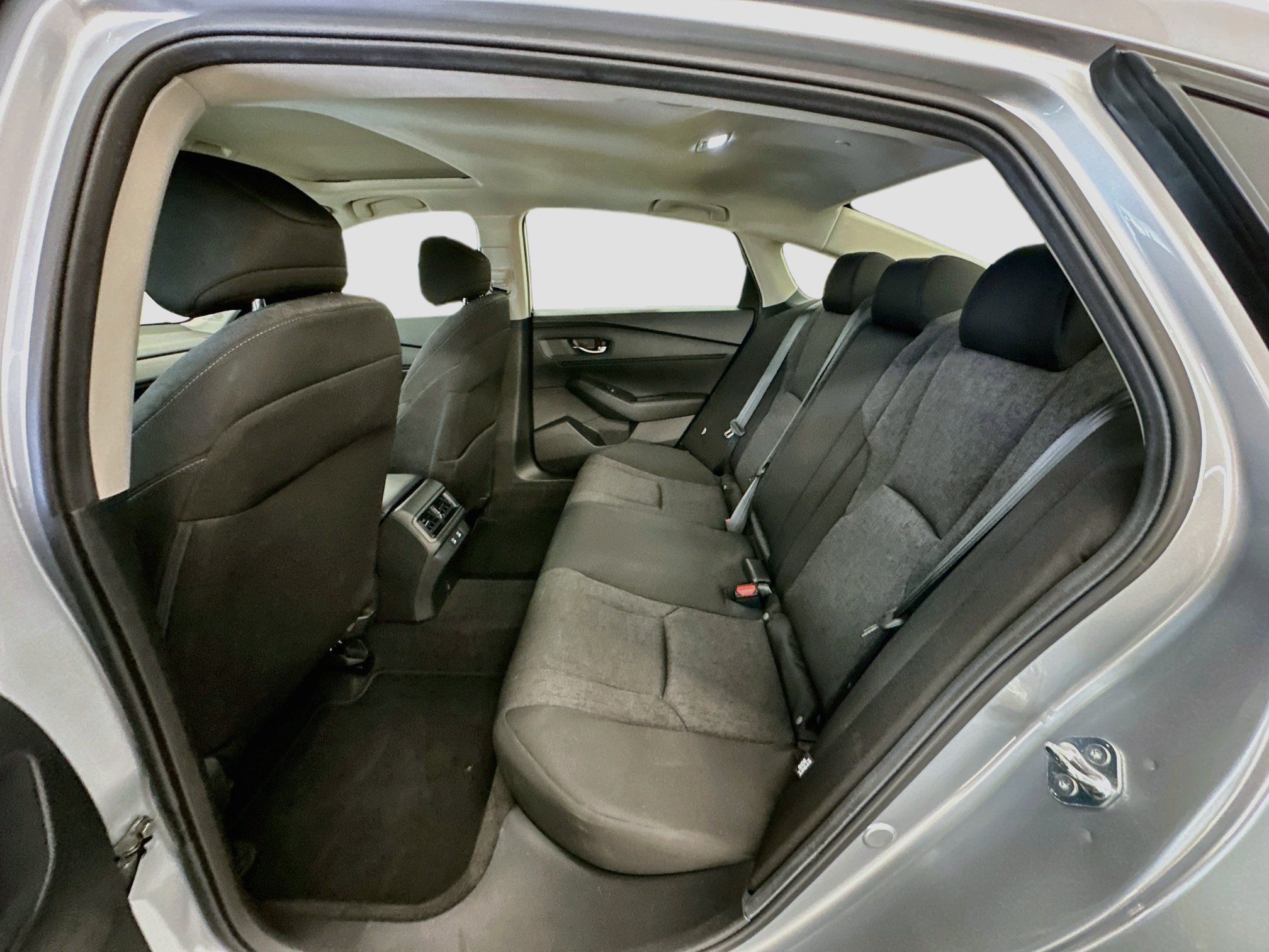 Used 2025 Honda Accord SE image 28
